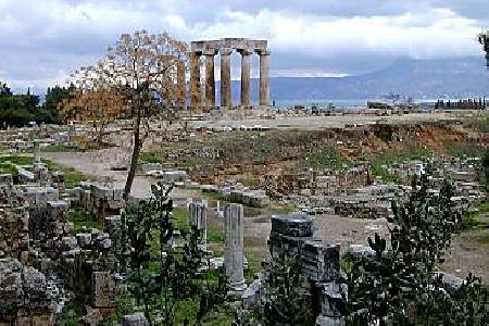 Le temple d'Apollon, à Corinthe